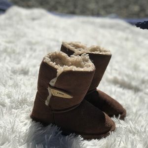 BearPaw toddler boots